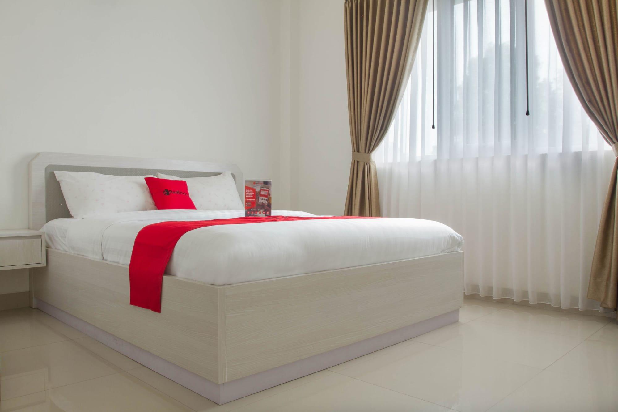 Reddoorz Plus Near Jatinangor Town Square 2 Exterior photo